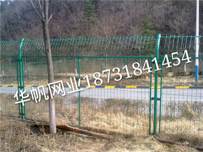 安平縣華帆絲網(wǎng)制品公司 陜西林區(qū)防護(hù)網(wǎng)與高速公路護(hù)欄網(wǎng)的專業(yè)制造商